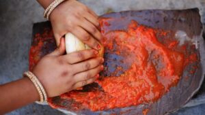 How to Make Red Chutney in Silbatta
